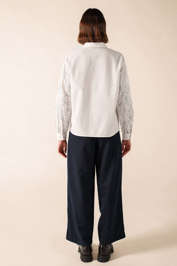 Chemise à manches brodées FLORICA vue de face pour femme Saint James