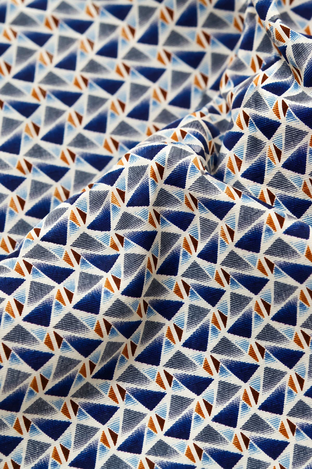 Front view of the Lief Horsens men's white geometric-print shirt - Valérie Simon