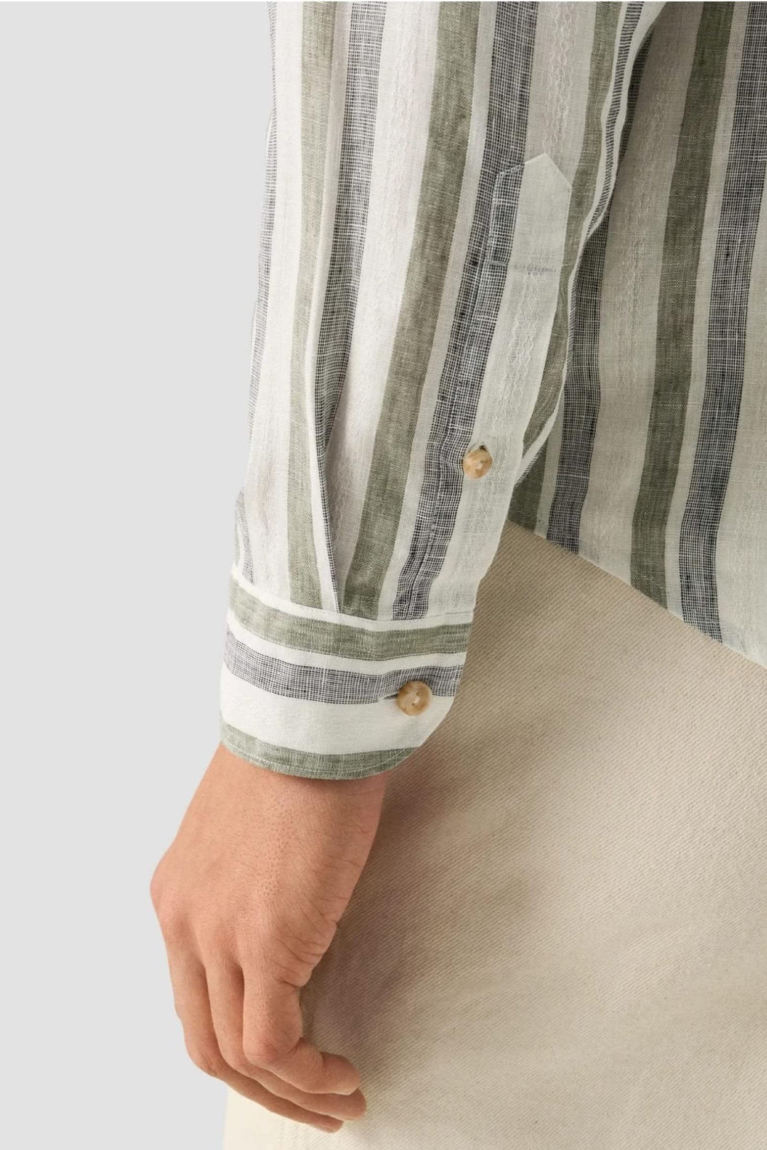 Vue de face chemise rayée en lin mélangé Eton pour homme, rayures bleu-blanc - Valérie Simon