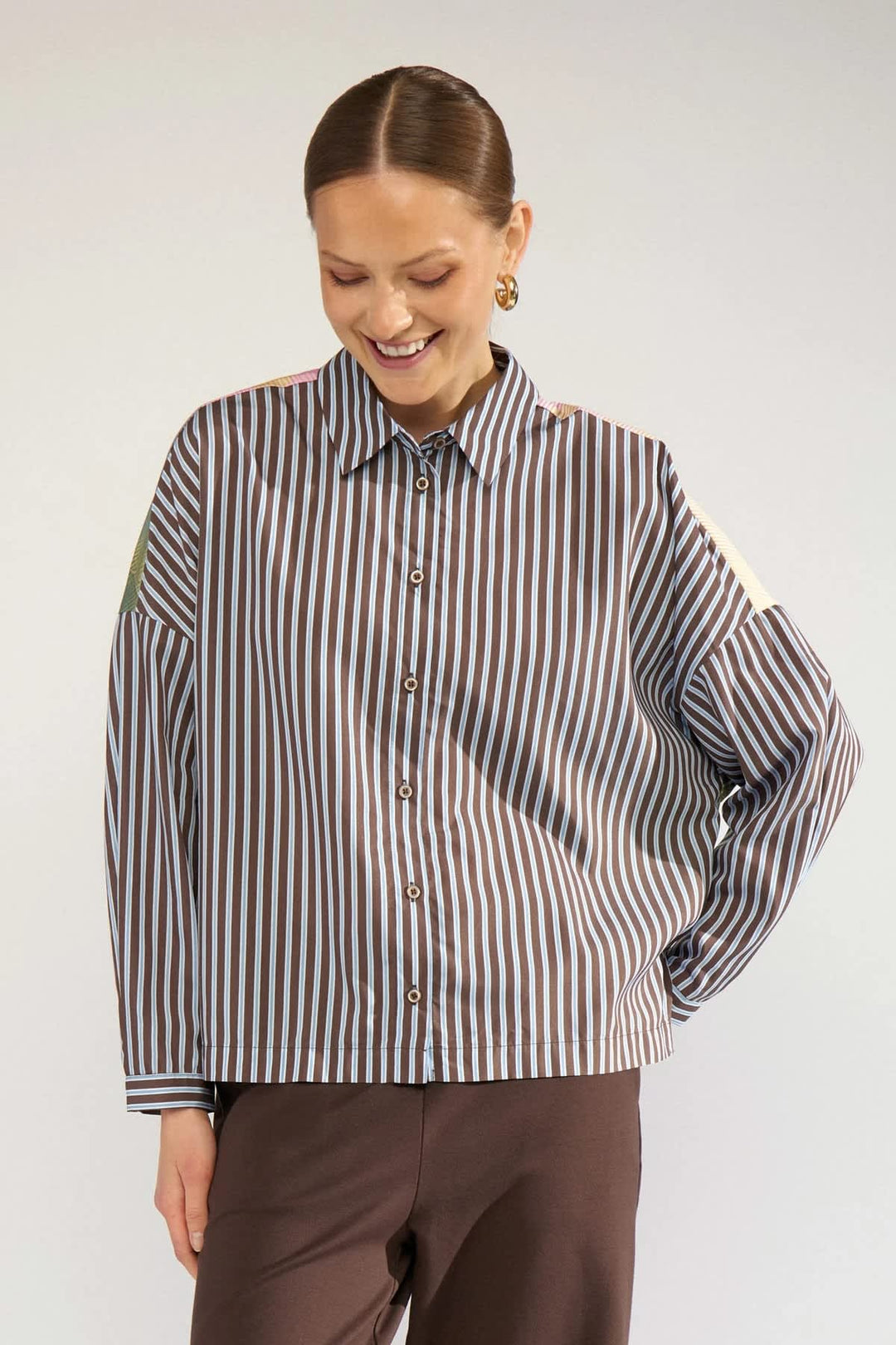 Chemise rayée avec imprimé au dos pour femme Numph