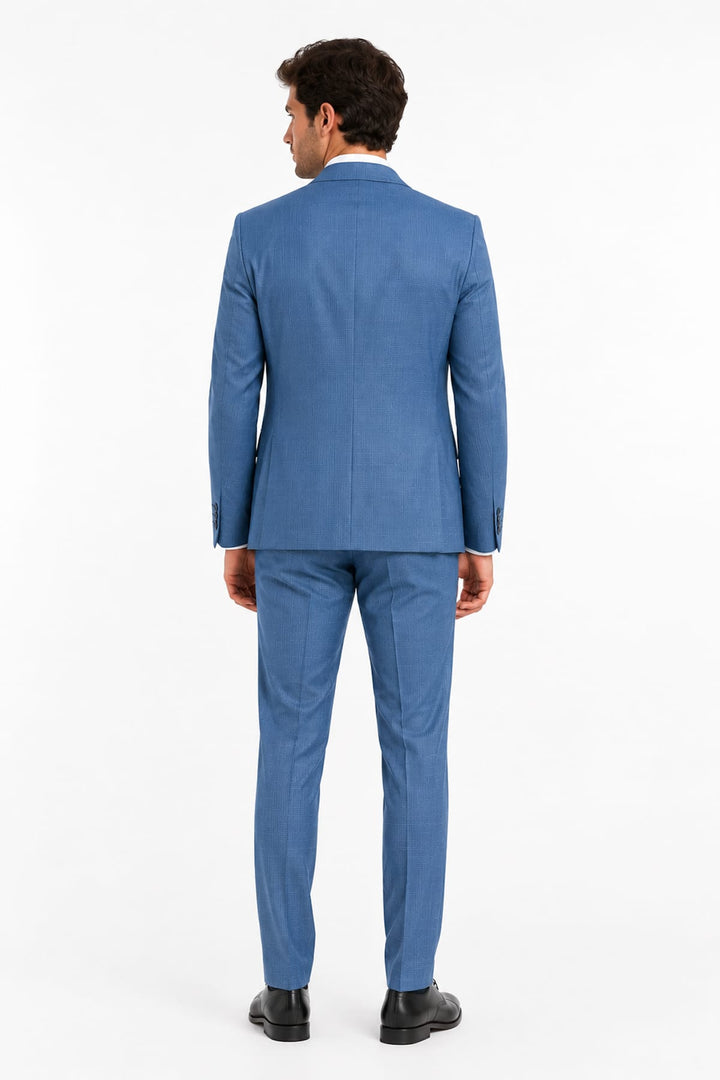 Full-length side view of the modern textured Lief Horsens men&