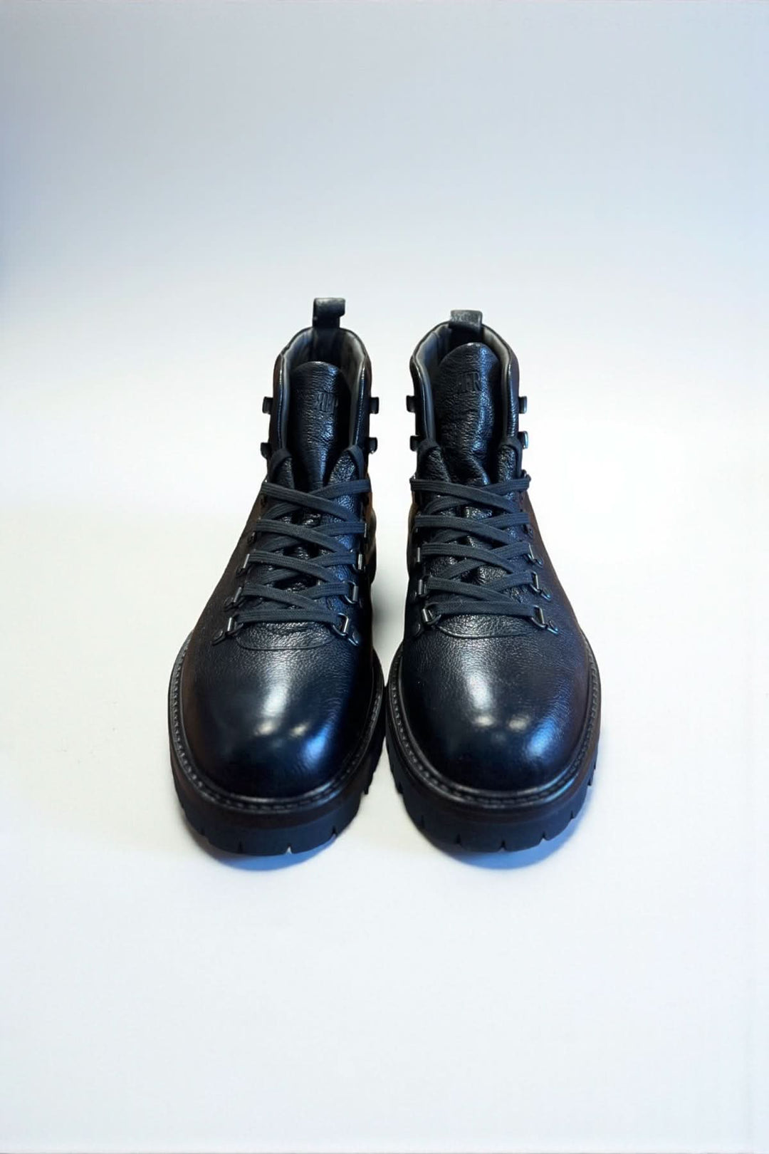 Bottine homme cuir texturé Fabiano Ricci avec semelle crantée, robustesse et élégance pour un style masculin et sophistiqué.