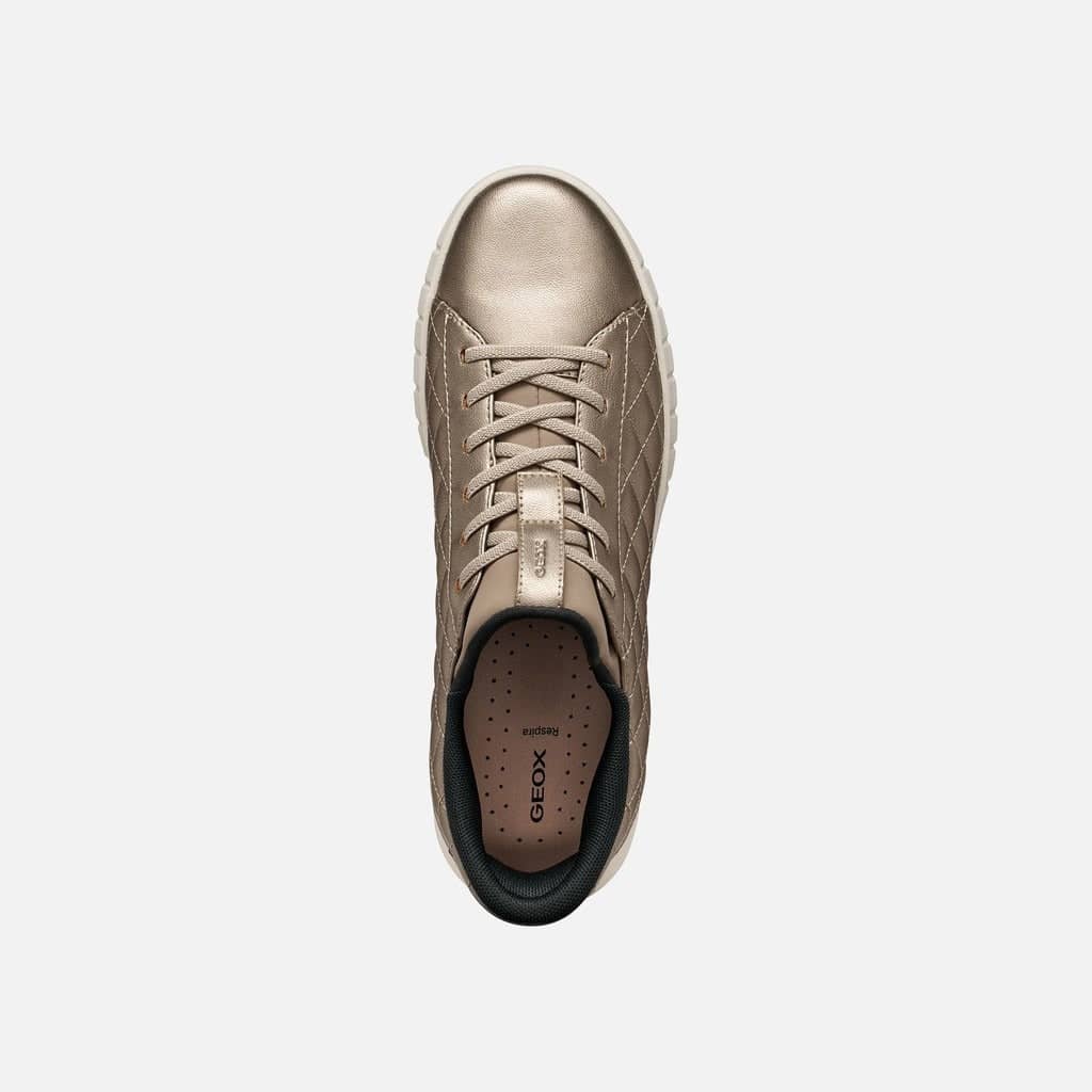 Espadrilles matelassées métallisées argentées vue de côté pour femme Geox