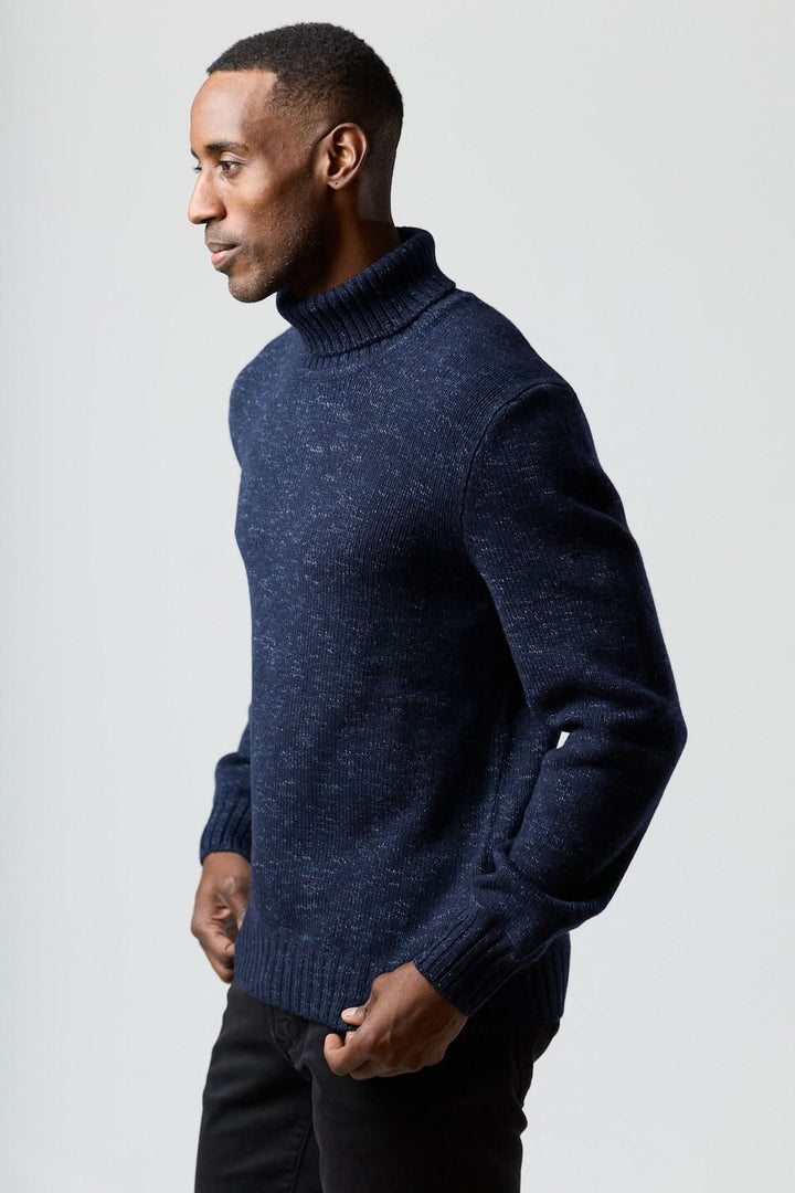 Chandail à col roulé en laine vierge