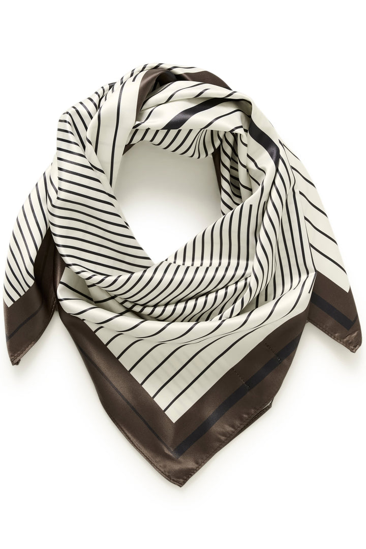 Close-up of a Kaffe multicolored striped scarf for women - Valérie Simon