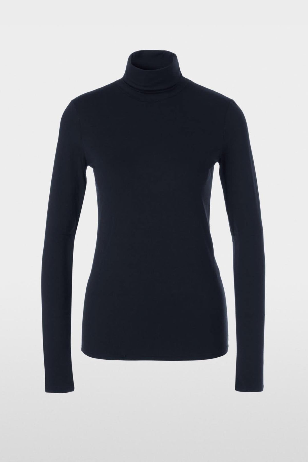 Chandail à col roulé mince, coupe légèrement cintrée, en tissu extensible doux, couleur noire.