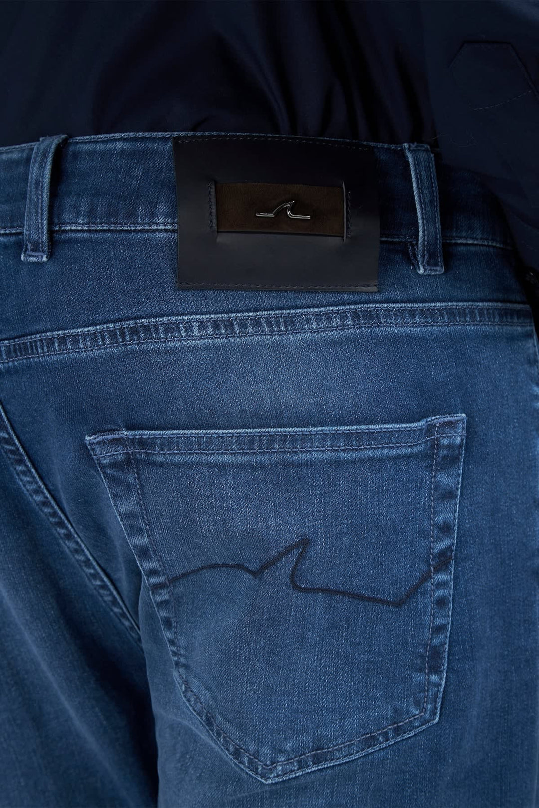 Vue de côté jean Paul and Shark pour homme gris avec coutures apparentes - Valérie Simon