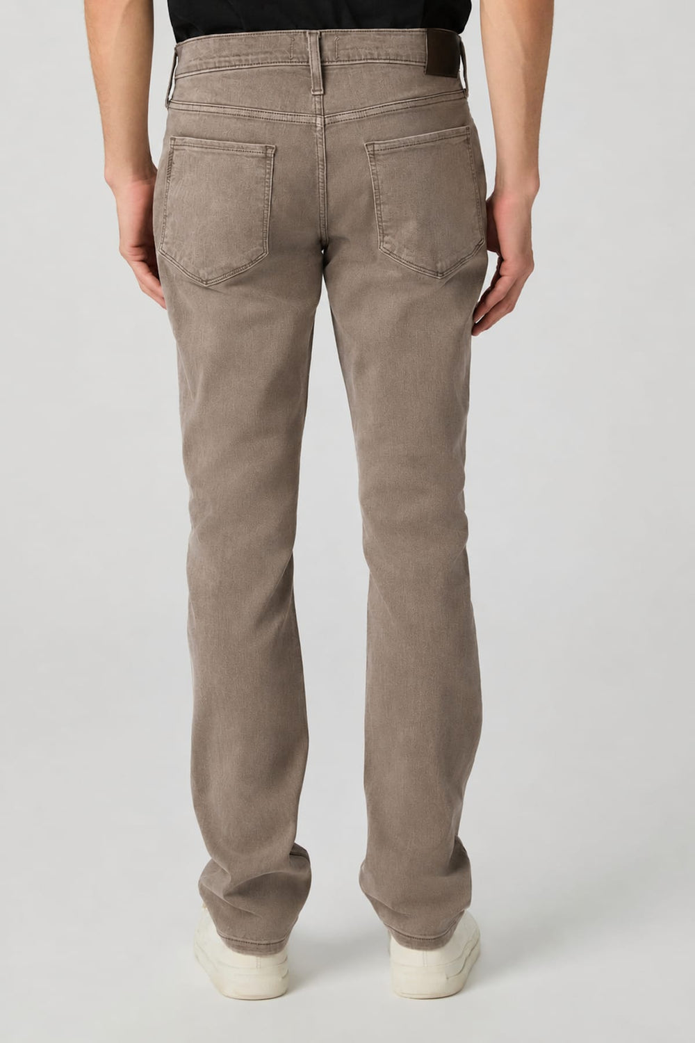 Vue latérale jean Lennox Paige pour homme gris détails coutures - Valérie Simon
