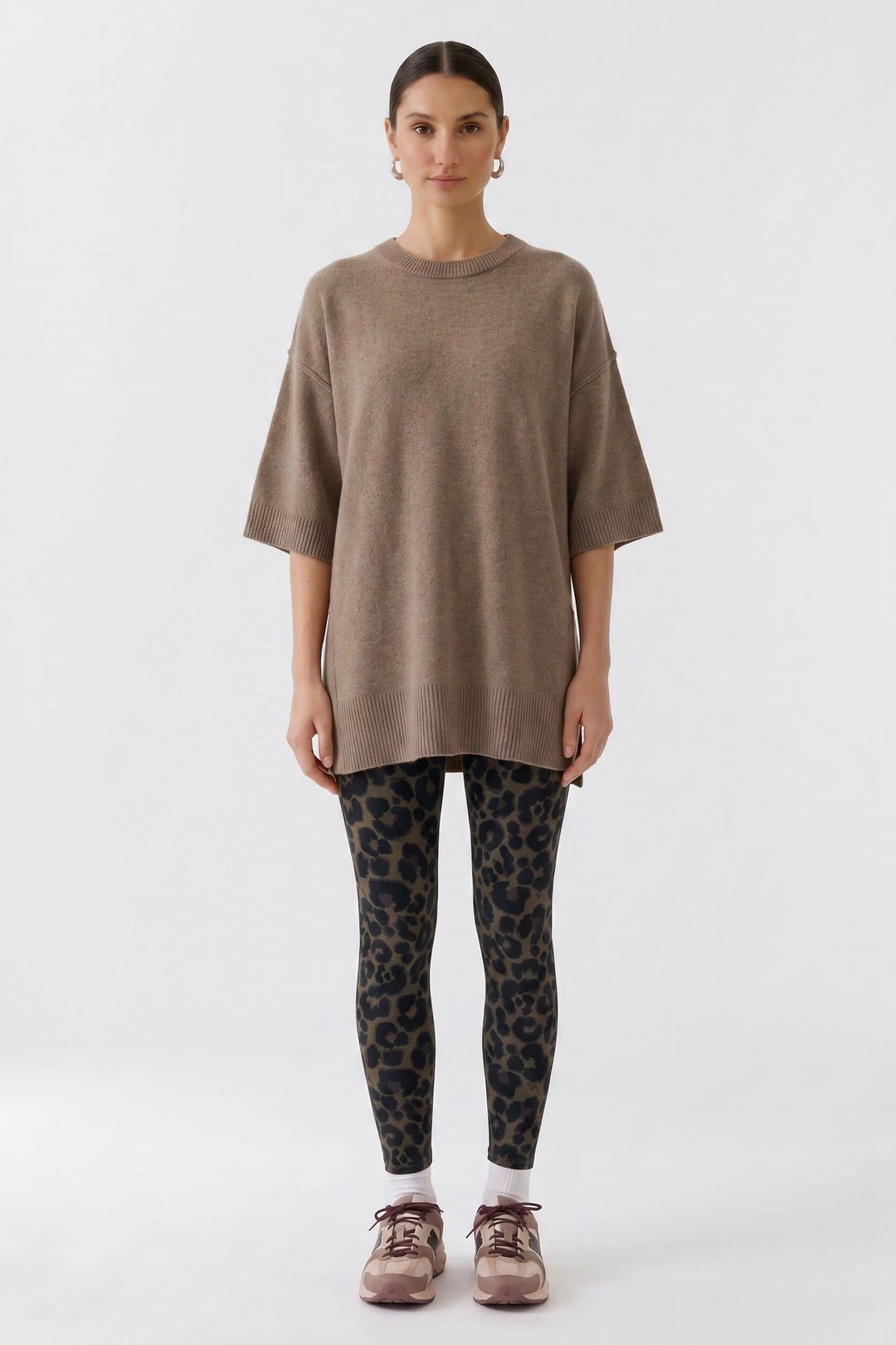 Vue de face legging femme léopard Oui beige avec motifs distinctifs - Valérie Simon