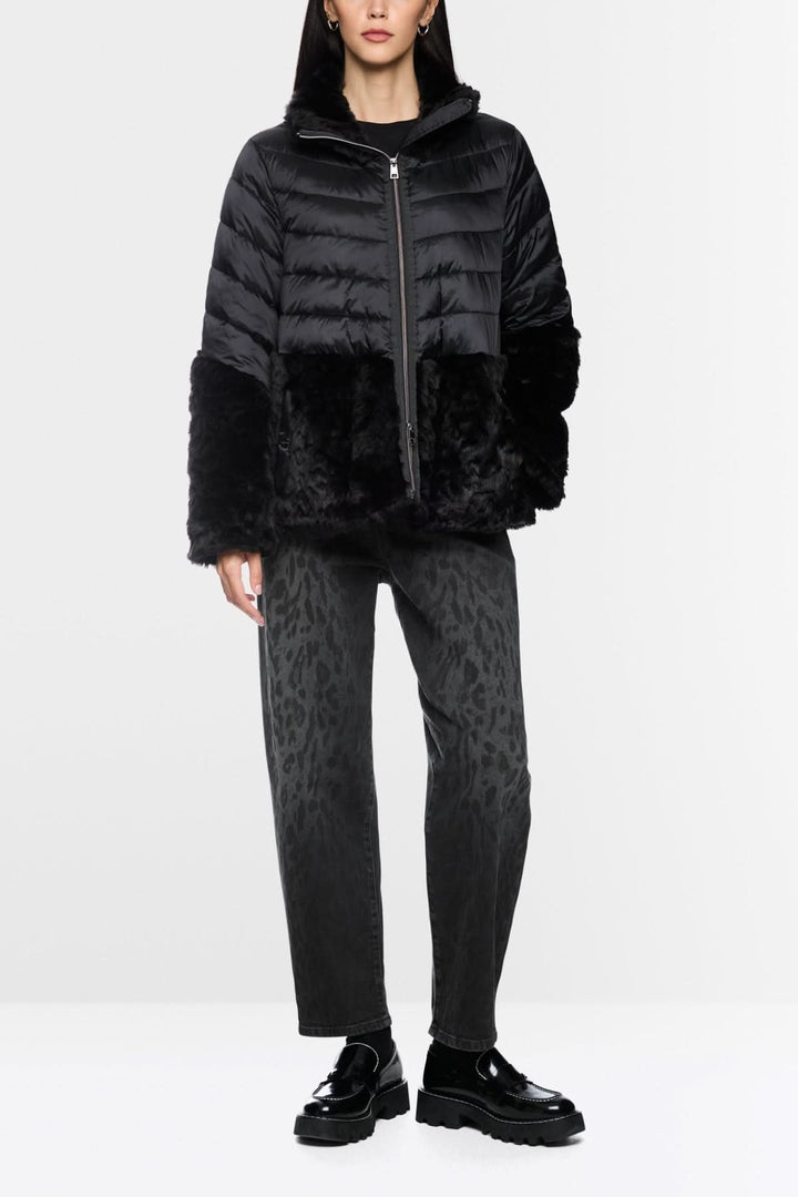 Veste matelassée avec fausse fourrure