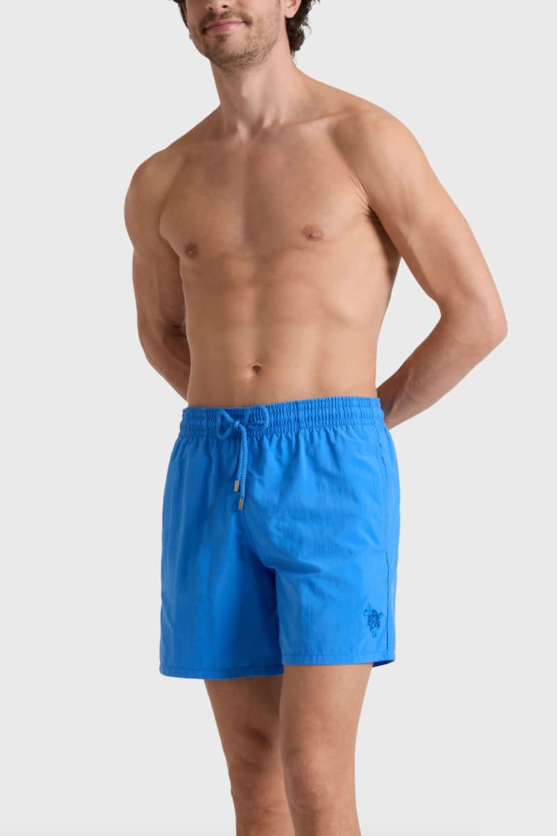 Vue de face maillot de bain à imprimé ton sur ton Vilebrequin pour homme rouge - Valérie Simon