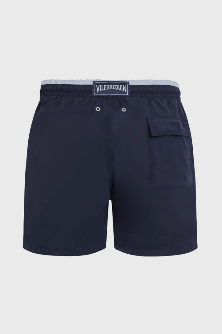 Vue de face maillot Vilebrequin uni pour homme rouge détail cordon - Valérie Simon