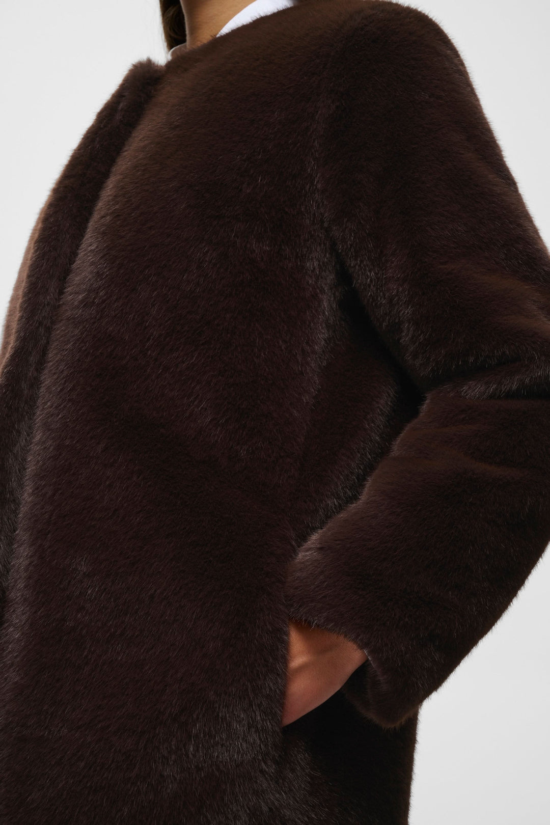 Manteau long Zabelle en fausse fourrure à col rond pour femme Inwear