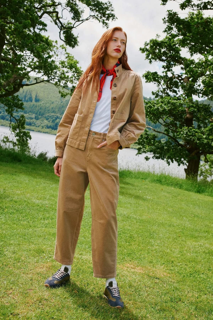 Pantalon Aubrey droit en velours côtelé vue de face pour femme White Stuff