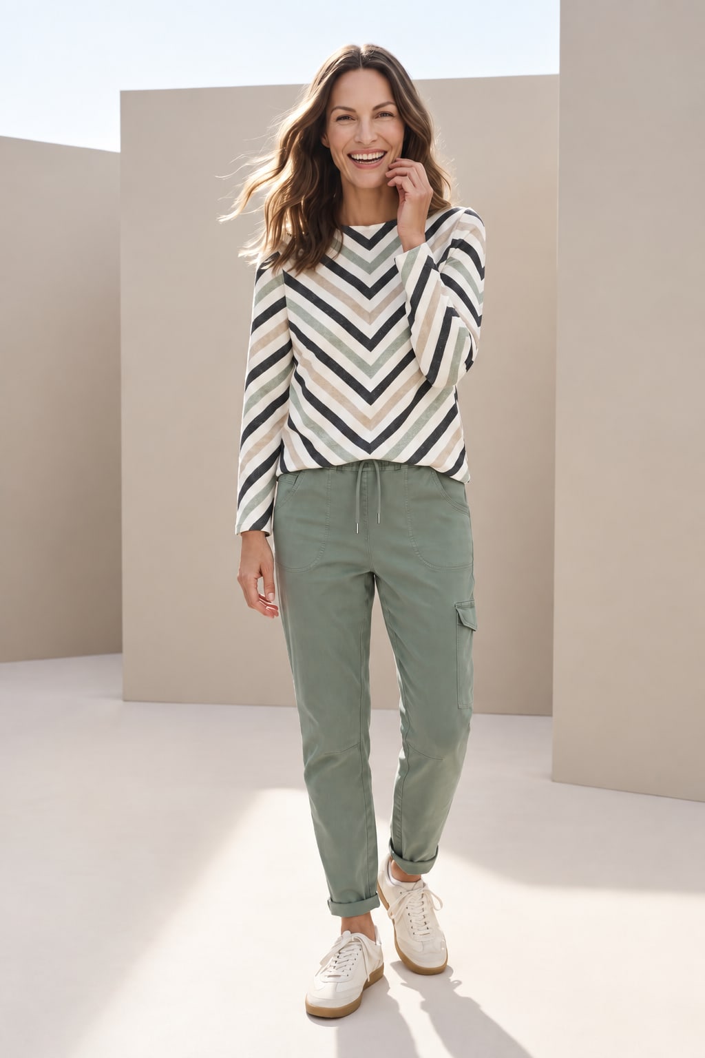 Pantalon cargo à taille ajustable vue de face pour femme kennys