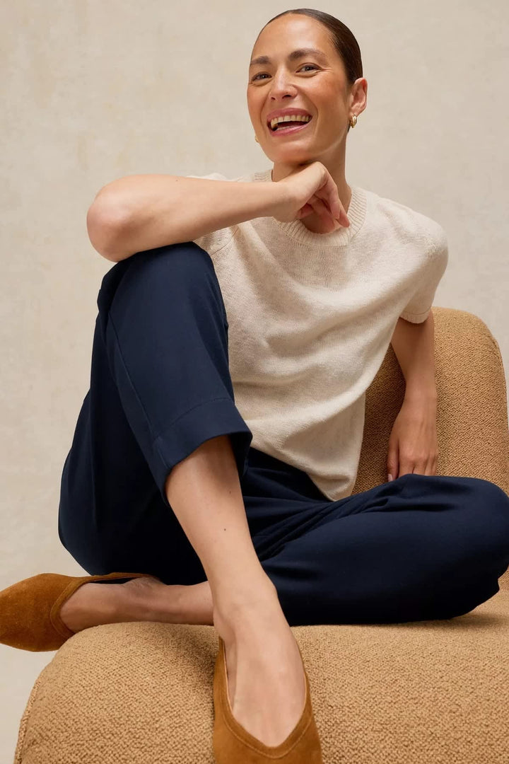 Pantalon habillé Illy à jambe droite vue de face pour femme White Stuff