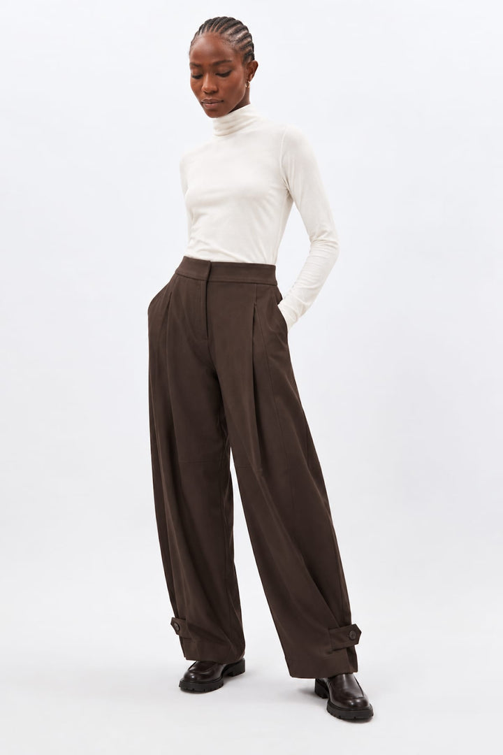 Pantalon habillé Mooni à jambe large vue de face pour femme Humility