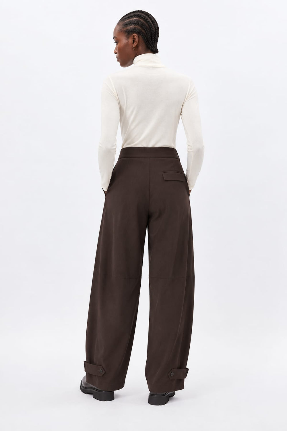 Pantalon habillé Mooni à jambe large vue de face pour femme Humility