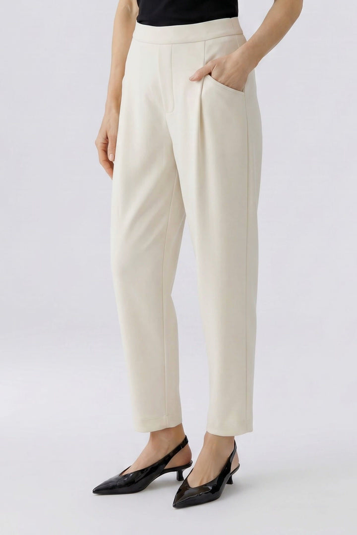 Vue de dos pantalon jogging chic Oui pour femme gris avec logo discret - Valérie Simon