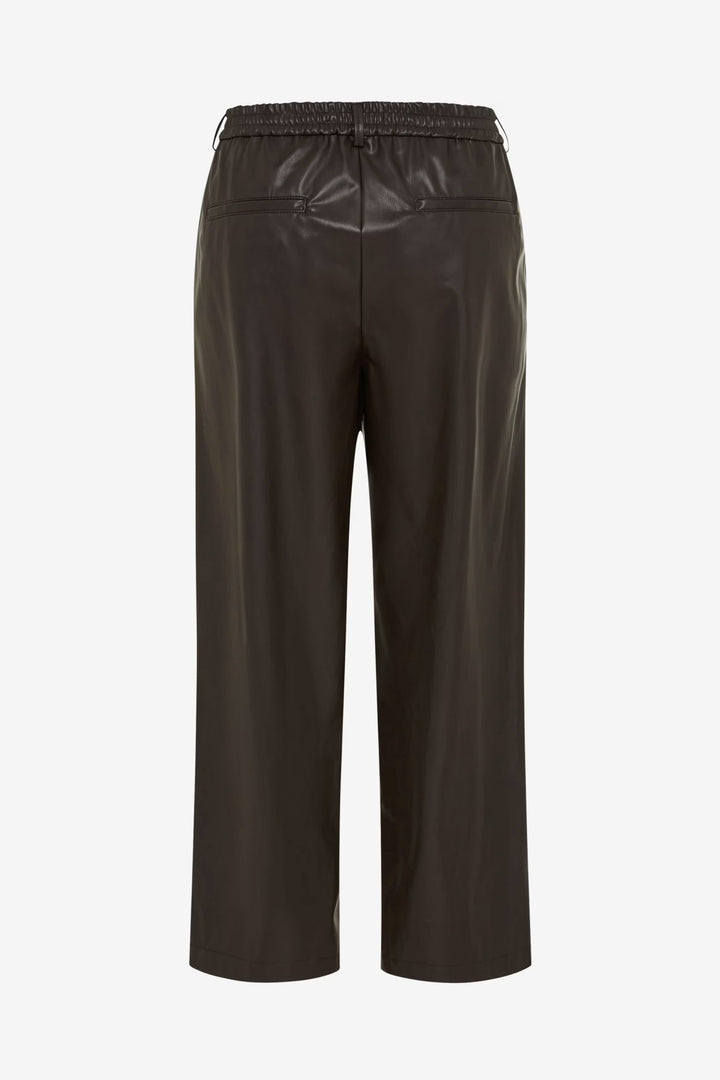 Pantalon Maine en similicuir à jambe large vue de face pour femme Brax