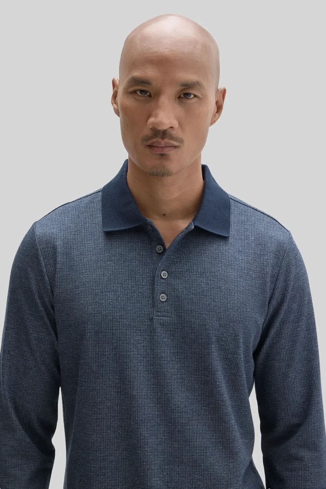 Polo à manches longues en maille texturée vue de face pour homme Robert barakett