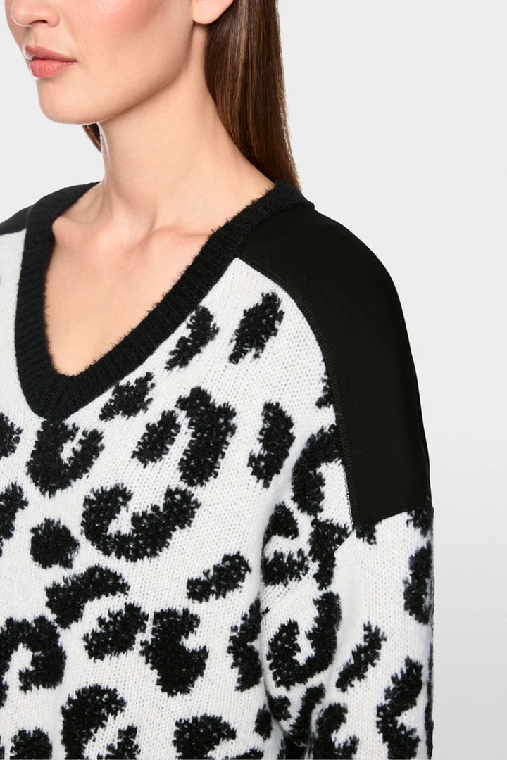 Pull léopard vue de face pour femme Marc Cain