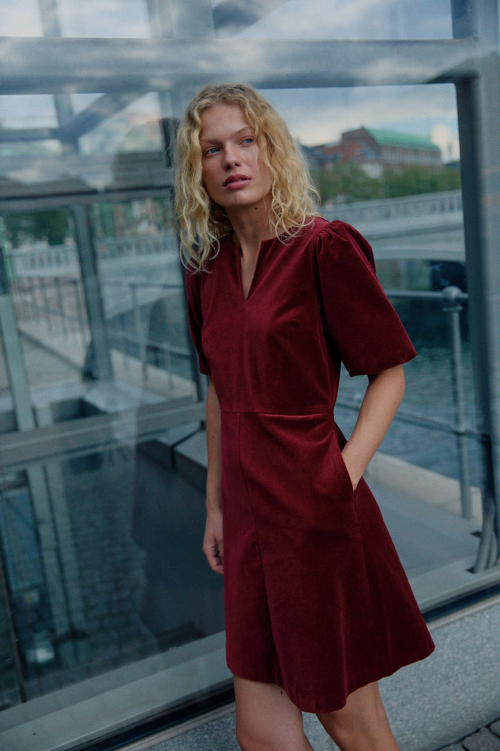Robe Daiva en velours pour femme Part Two