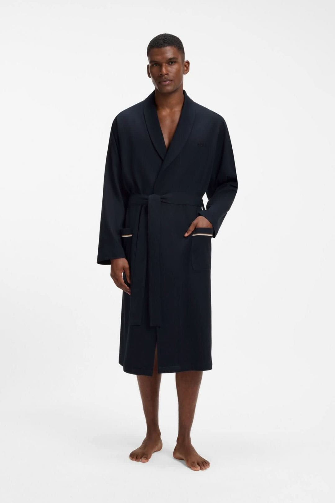 Robe de chambre à col châle et ceinture vue de face pour homme Hugo Boss