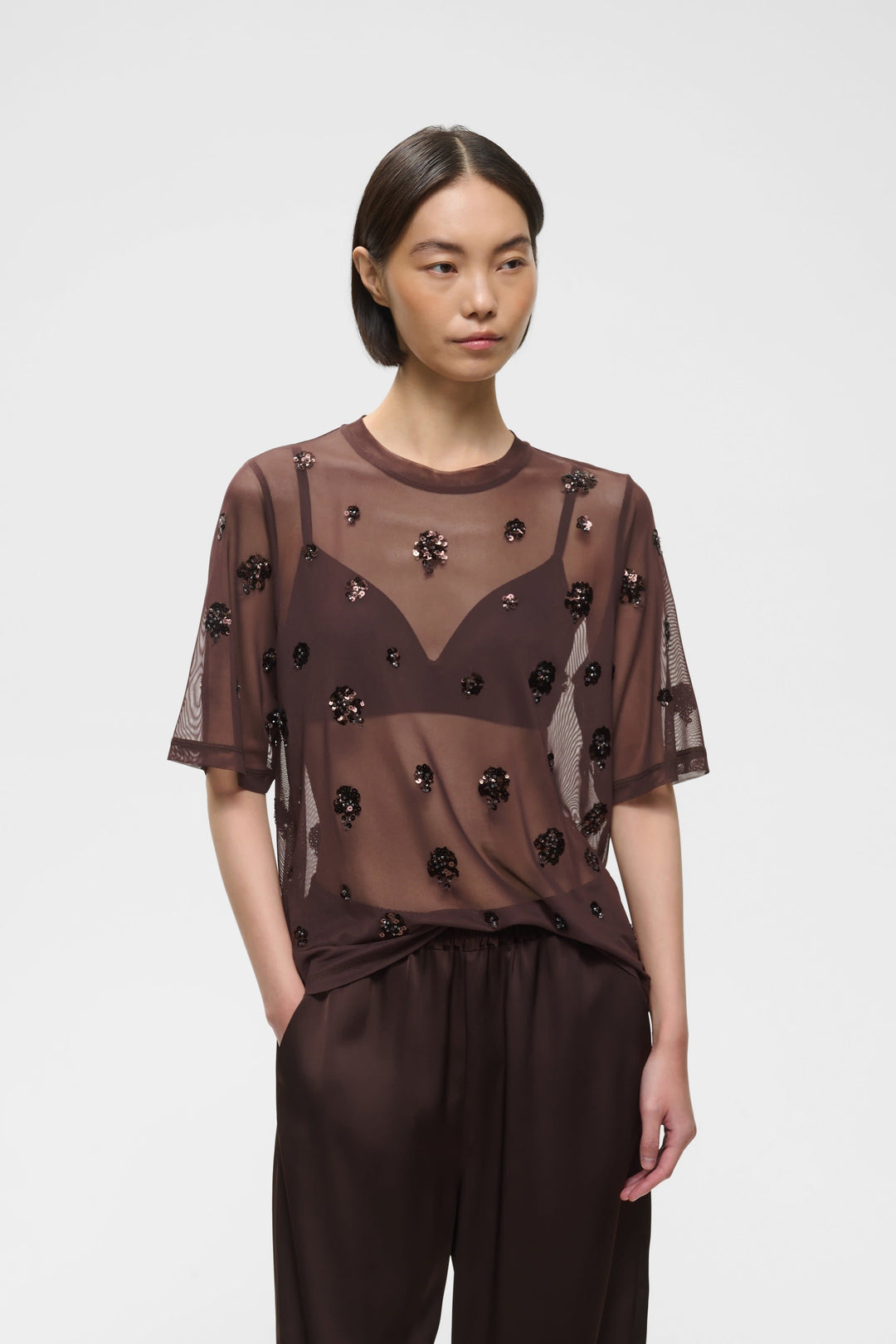 T-shirt Bami en tulle transparent à sequins floraux vue de face pour femme Inwear