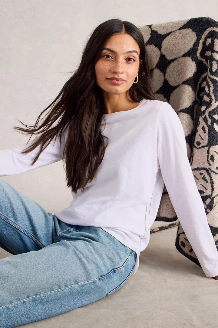 Vue de face T-shirt Clara col rond manches longues blanc cassé - Valérie Simon