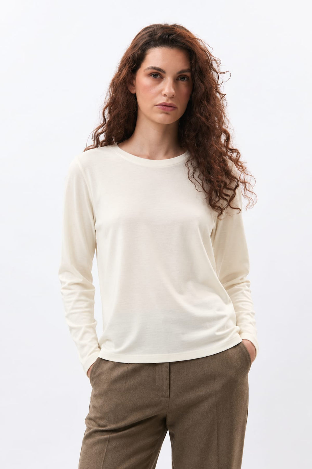 T-shirt Upostin à manches longues vue de face pour femme Humility
