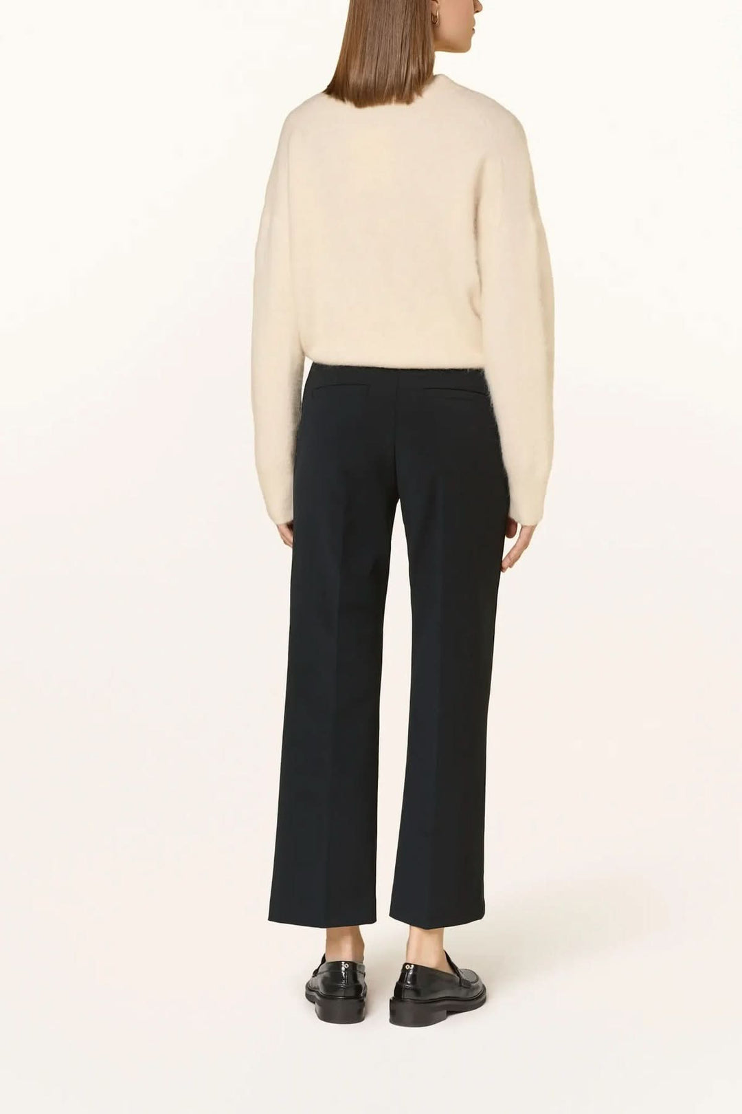 Pantalon habillé coupe droite à plis marqués