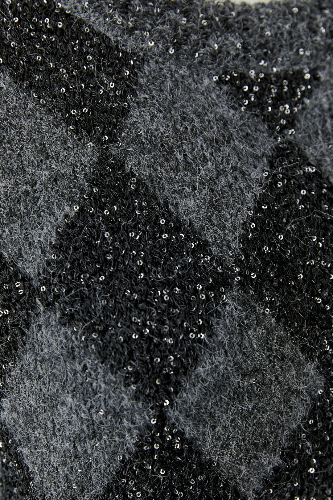 Tricot à losanges et sequins vue de face pour femme Oui