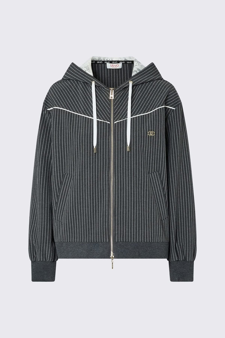 Veste à capuchon à fines rayures vue de face pour femme liujo