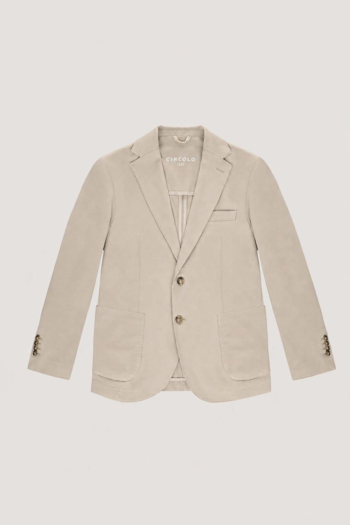 Front view of a light gray men&