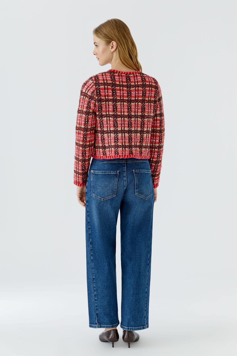 Veste courte en tricot à carreaux vue de face pour femme Oui