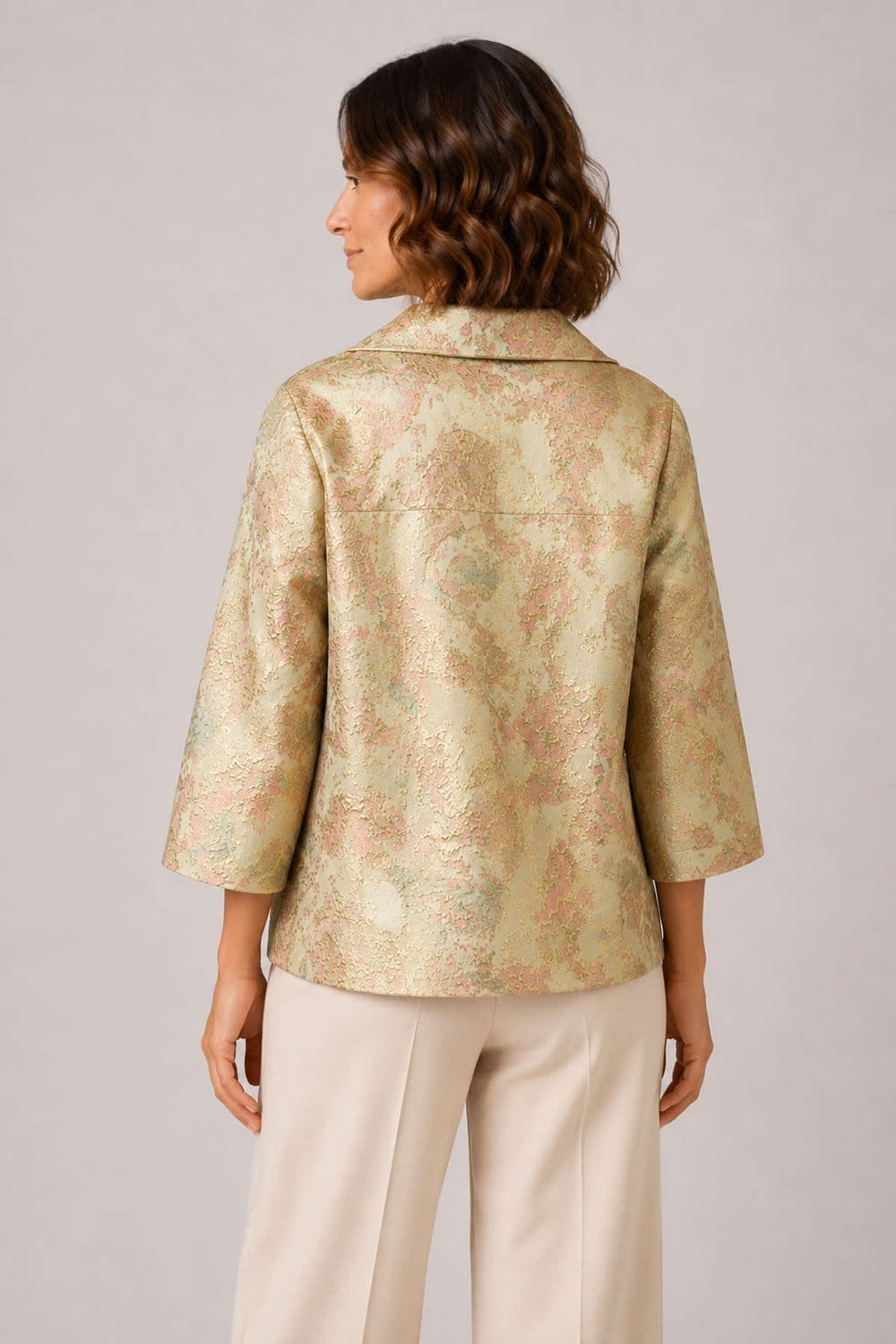 Vue de face veste brocart Xenia pour femme dorée avec manches et broderies complexes - Valérie Simon