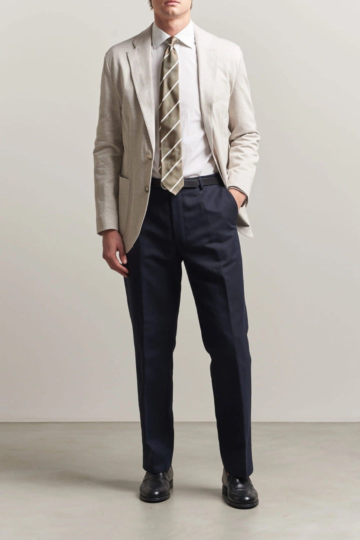 Side view of a gray textured men&