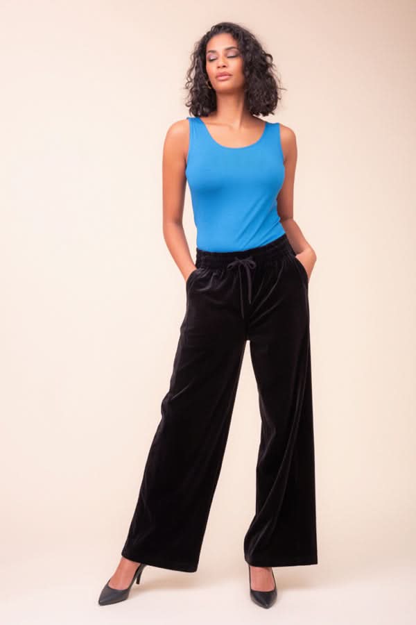 Wide-leg velvet pants 