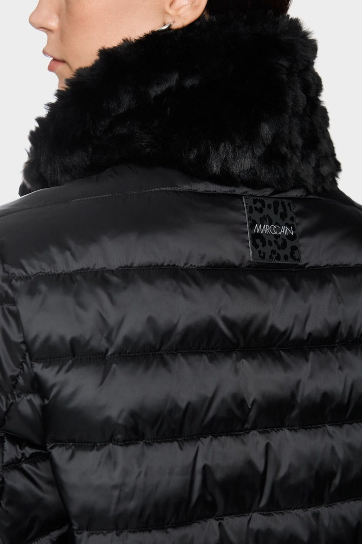 Veste matelassée avec fausse fourrure