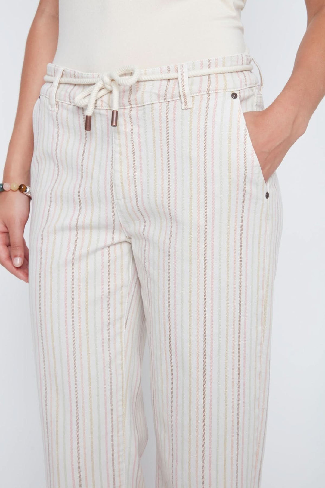 Pantalon capri rayé à taille cordon