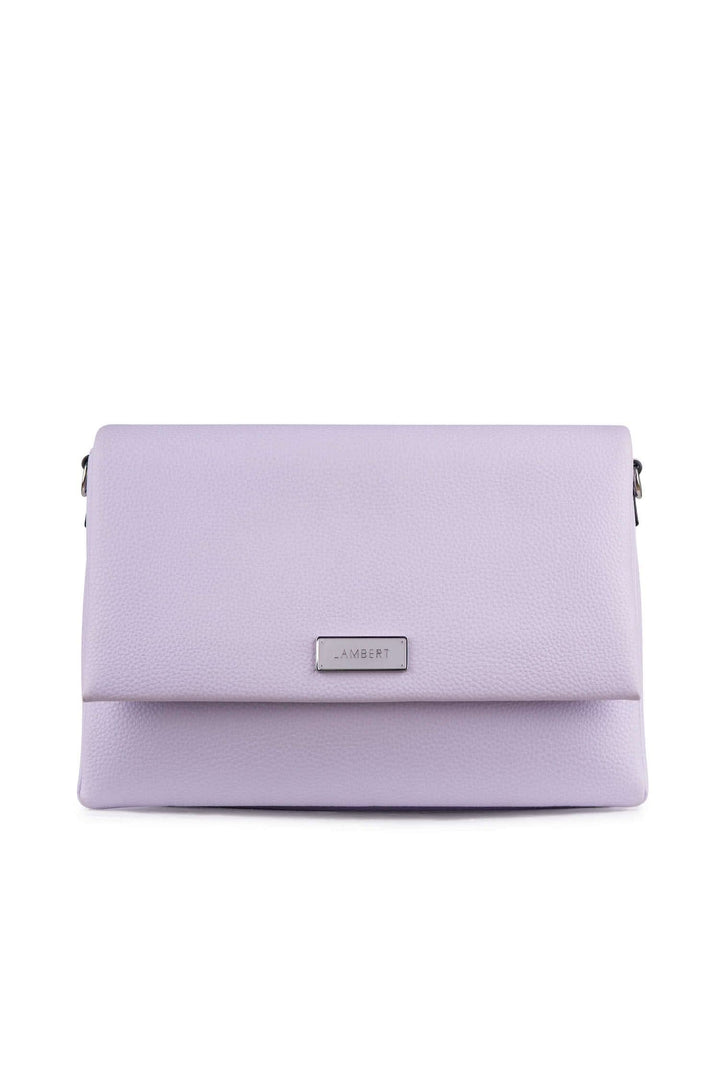 Sac à main en cuir lilas avec rabat, élégant et moderne, idéal pour toutes les occasions.