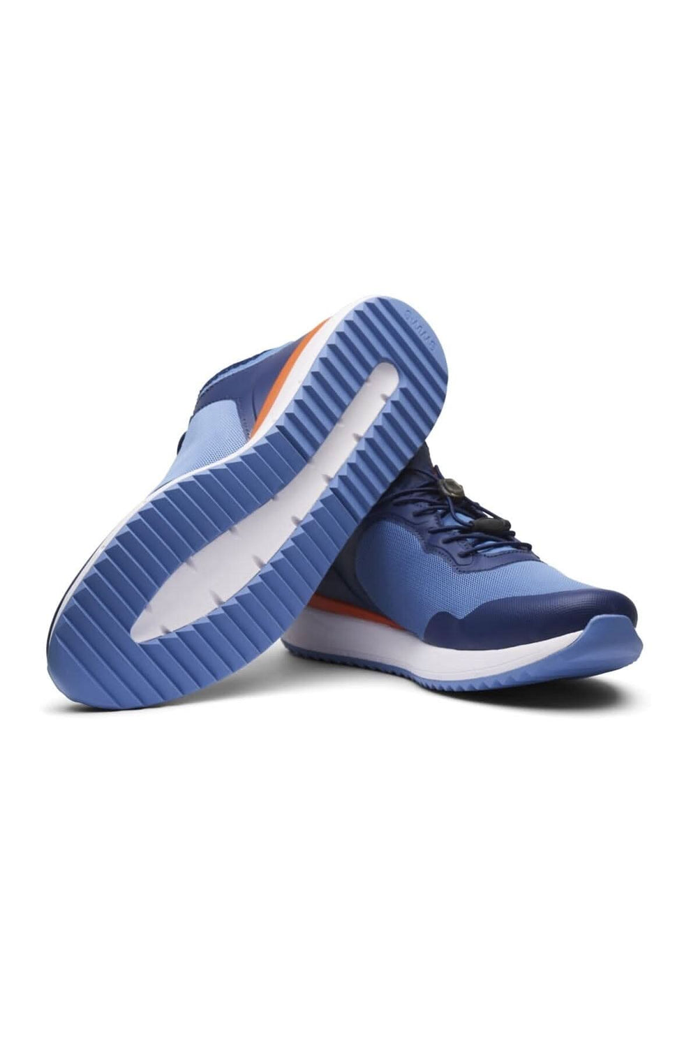 Chaussures de sport Ocean Runner avec une semelle extérieure bleu et orange, conçues pour le confort et la performance.