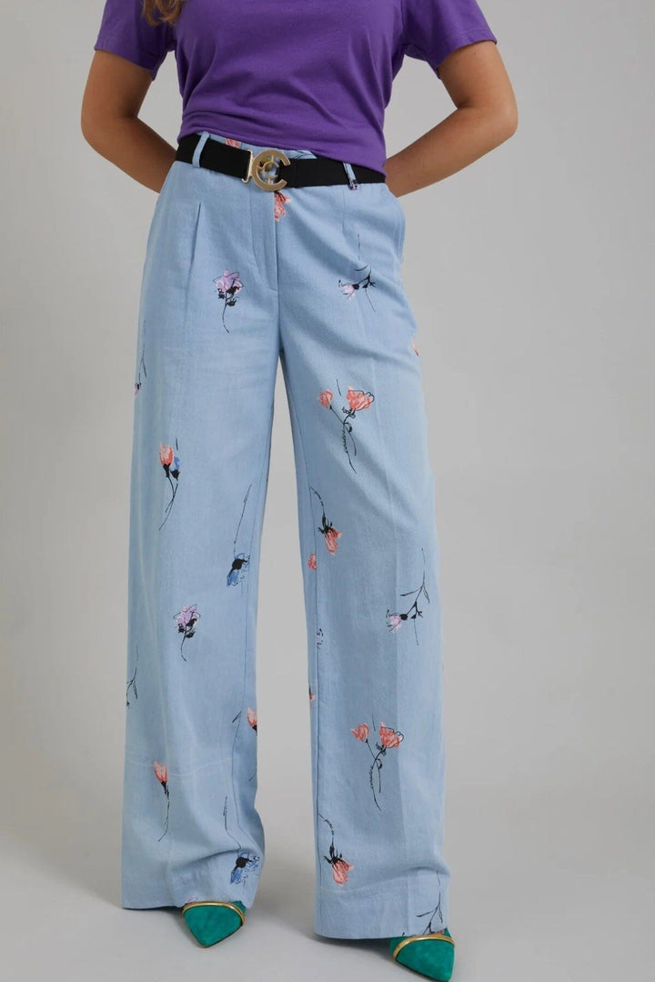 Pantalon large avec imprimé floral en denim Femme - Bas - Pantalon coster